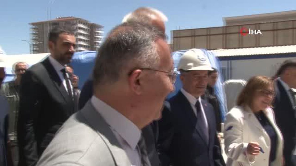 Bakan Ersoy'dan Şahinbey'in dev eserlerine tam not