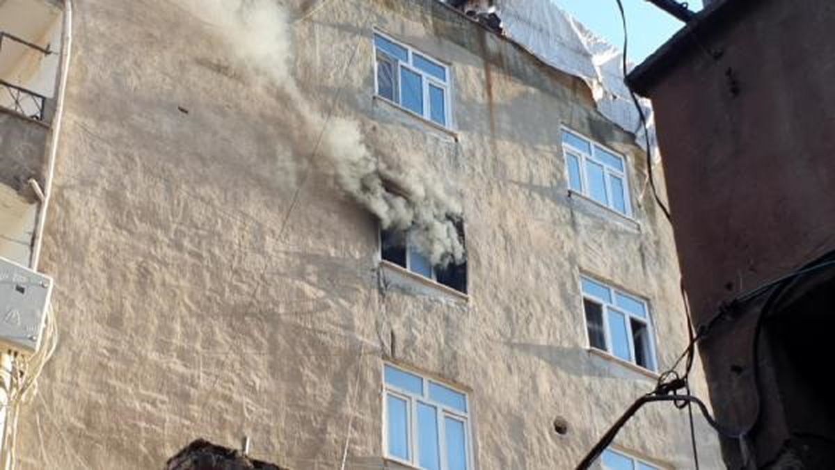 Diyarbakır'da Apartman Yangını