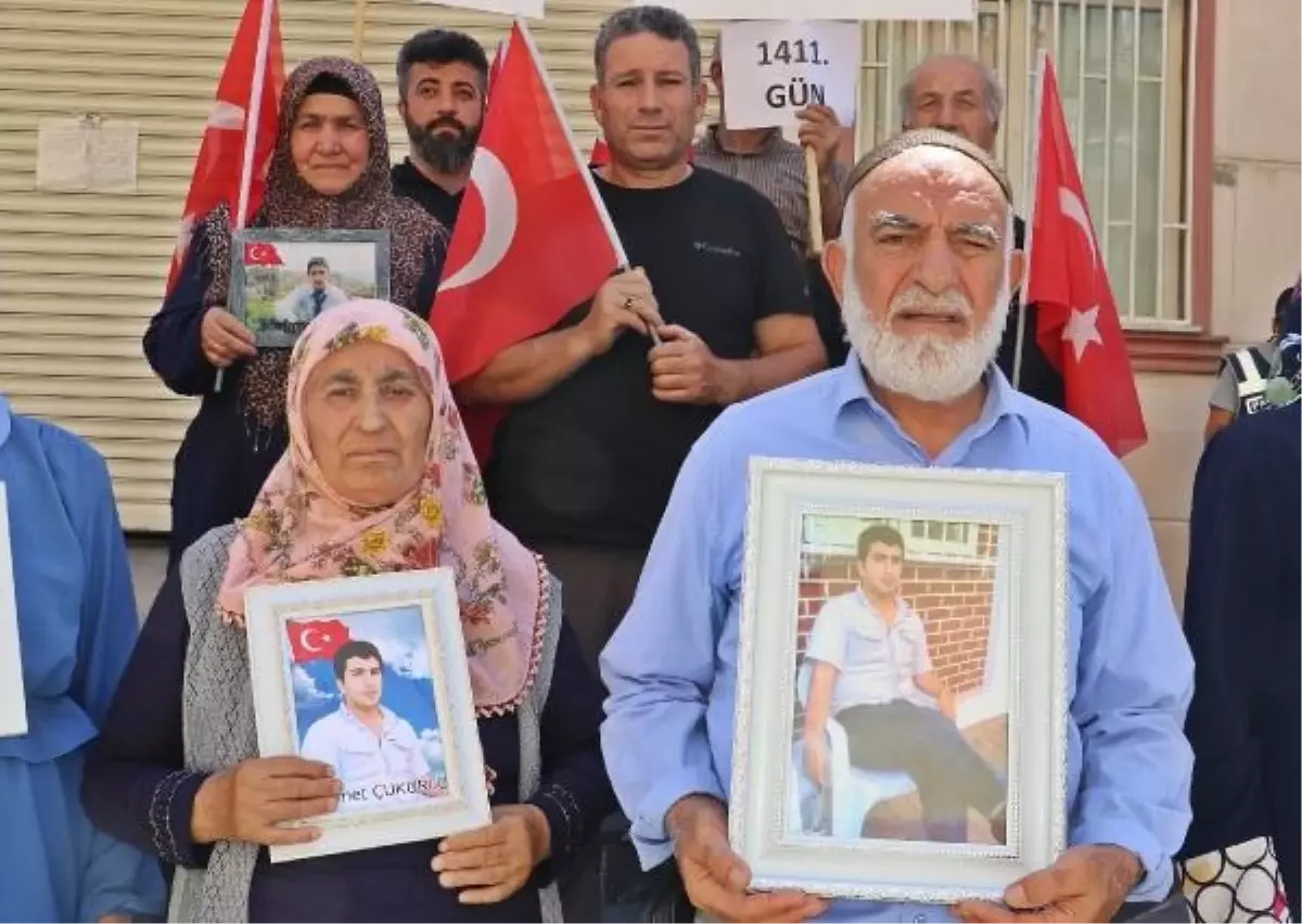 Diyarbakır'da HDP binası önünde evlat nöbeti tutan ailelerin sayısı 364'e yükseldi