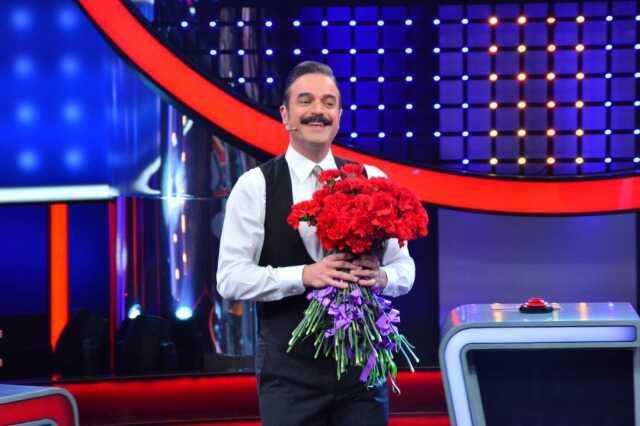 Karaciğer yetmezliğiyle mücadele eden Ufuk Özkan konuştu: Oğlum için geri döneceğim Karaciğer yetmezliğiyle mücadele eden Ufuk Özkan konuştu: Oğlum için geri döneceğim