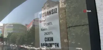 Maltepe'de kira zammında anlaşamayan ev sahibi bina girişine yazı astı: 'Vicdansız, dairemden çıkın'