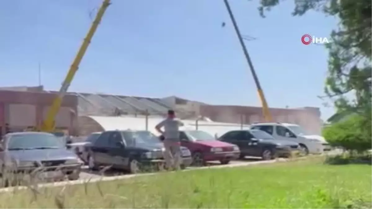 Otogarda çalışma yapan vincin halatı koptu... O anlar kamerada