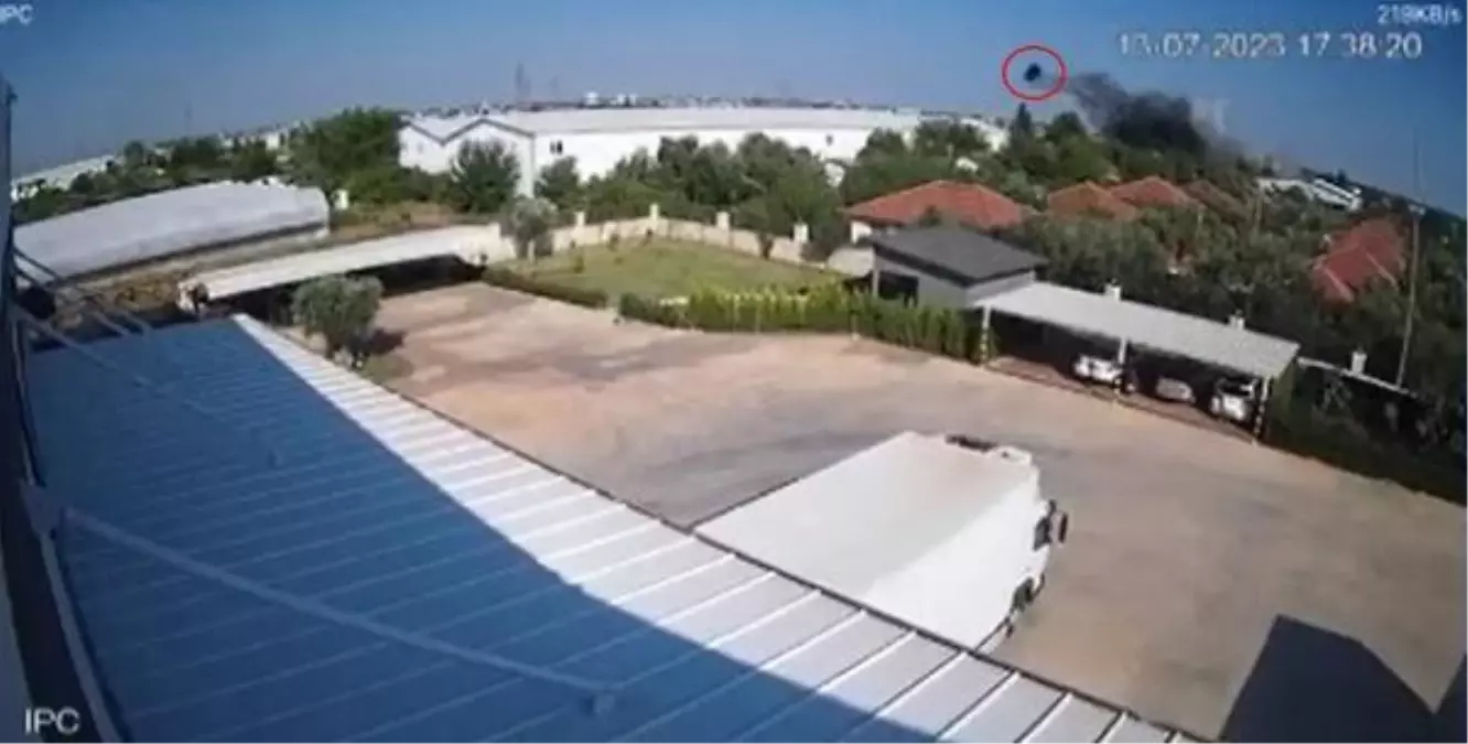 Antalya'da palet fabrikasında patlama: Kazan seranın içine düştü