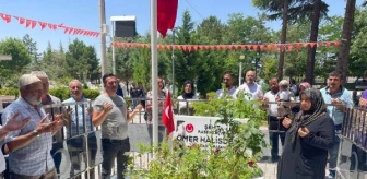 Astsubay Ömer Halisdemir'in Kabri Ziyaret Edildi