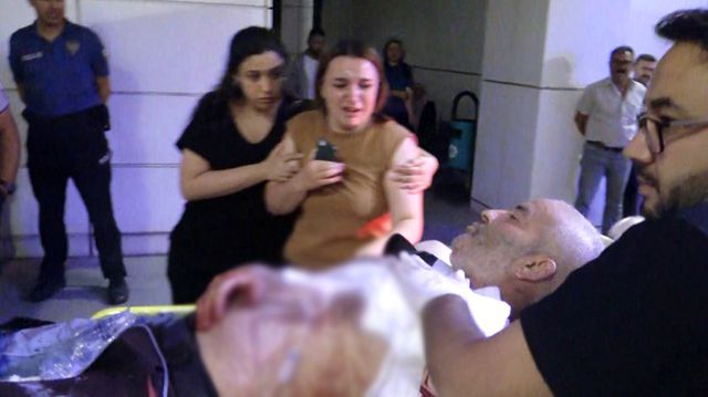Aksaray'da Baba ve Oğlu Husumetliler Tarafından Bıçaklandı