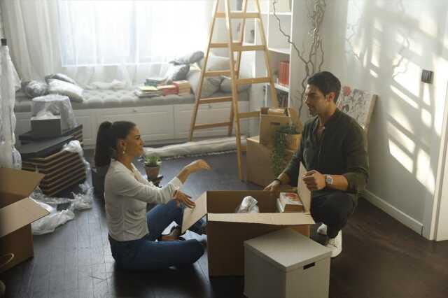 Demet Özdemir ve Şükrü Özyıldız karavanda dans etti Demet Özdemir ve Şükrü Özyıldız karavanda dans etti