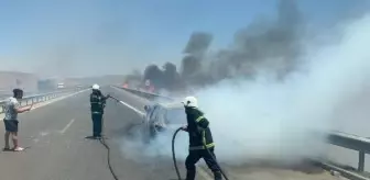 Gaziantep'te seyir halindeki otomobil yandı