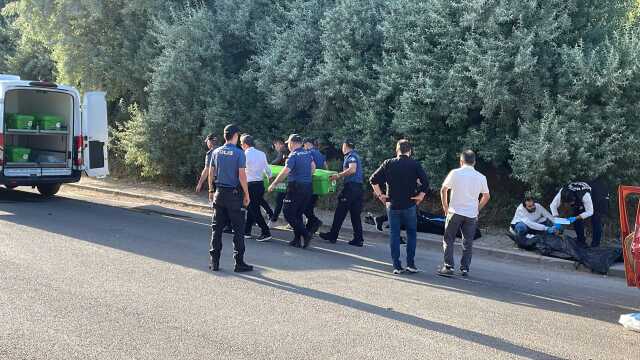 Kamyon çarptığı ticari taksiyi sürükledi: 4 ölü