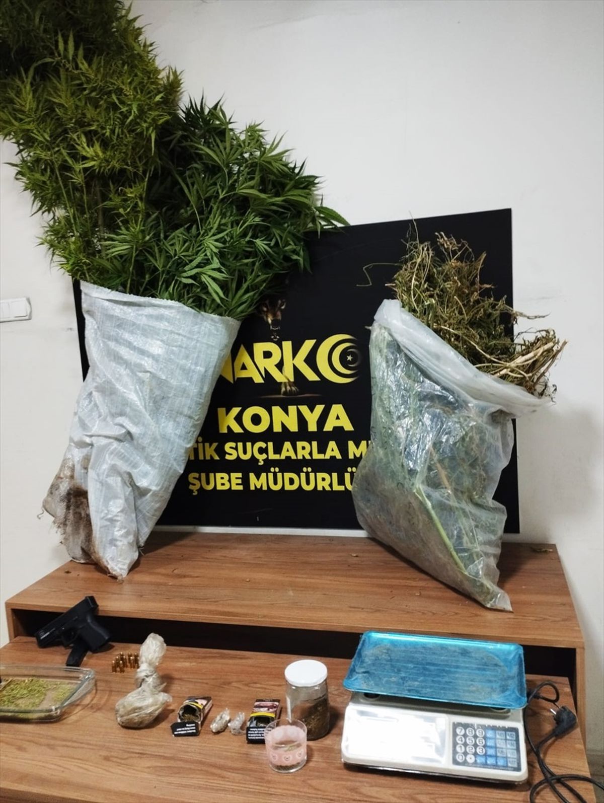Konya'da uyuşturucu operasyonunda gözaltına alınan şüpheli tutuklandı