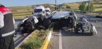 Sivas'ta Otomobil Devrildi: 2 Kişi Hayatını Kaybetti