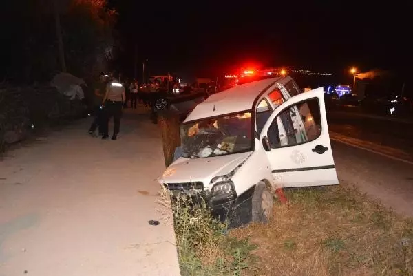 Antalya'da korkunç kaza: 2 kişi hayatını kaybetti Antalya'da korkunç kaza: 2 kişi hayatını kaybetti