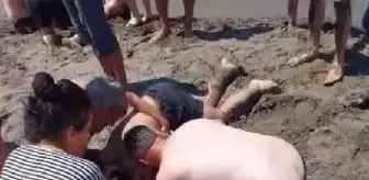 Samsun'da Denizde Akıntıya Kapılan Genç Hastaneye Kaldırıldı