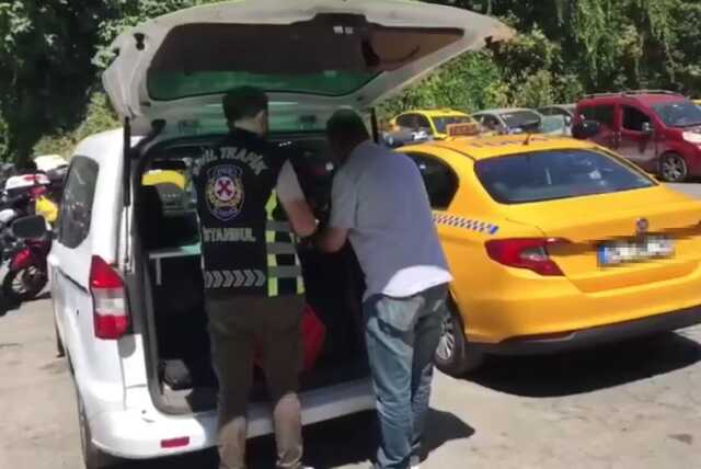 Fazla yolcu bindiği için taksimetre açmayıp ekstra para isteyen taksiciye para cezası