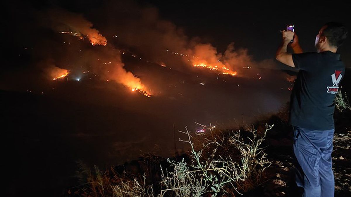 Hatay'daki yangın saatlerdir söndürülemiyor! Gece görüşlü helikopterler devreye girdi