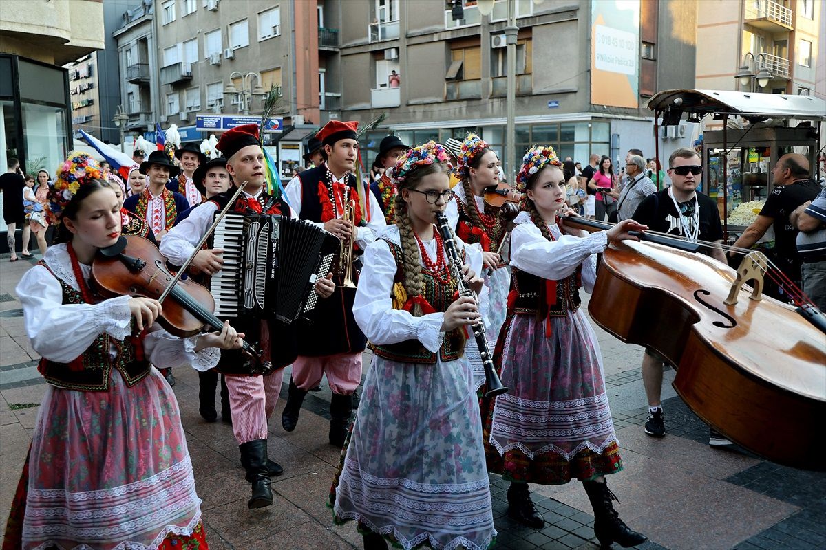 Sırbistan'da Uluslararası Öğrenci Folklor Festivali Başladı