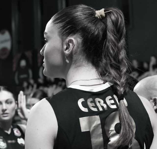 Ceren Topal kim? Zehra Güneş'in şampiyonluğu hediye ettiği Ceren Topal neden öldü, hangi takımdaydı? Ceren Topal voleybolcu kimdir? Ceren Topal kim? Zehra Güneş'in şampiyonluğu hediye ettiği Ceren Topal neden öldü, hangi takımdaydı? Ceren Topal voleybolcu kimdir?