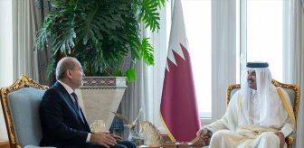 Katar Emiri Şeyh Temim ile Ürdün Dışişleri Bakanı Safedi, İlişkileri Görüştü