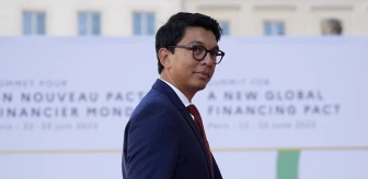Madagaskar Cumhurbaşkanı Andry Rajoelina, Fransız vatandaşlığına geçtiğini kabul etti
