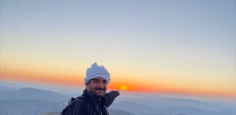 Sason-Der Gezisi: Mereto Dağı'na Tırmanan 30 Kişi Güneşin Doğuşunu İzledi