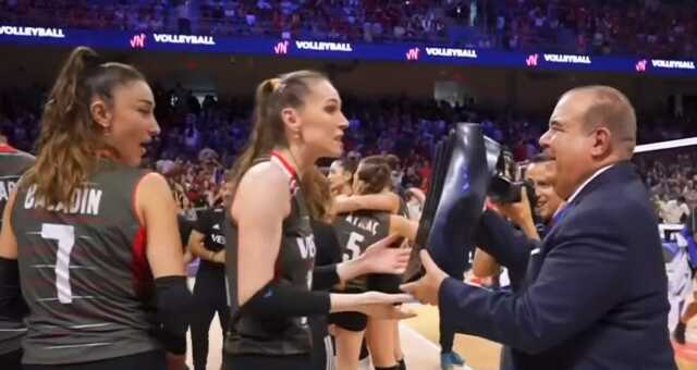 Tarihi final sonrası büyük skandal! Kupa eline tutuşturulan Eda Erdem şoke oldu