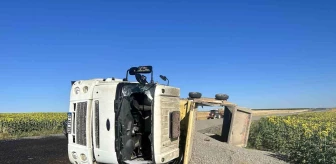 Tekirdağ'da Mucur Yüklü Kamyon Devrildi, Sürücü Yaralandı