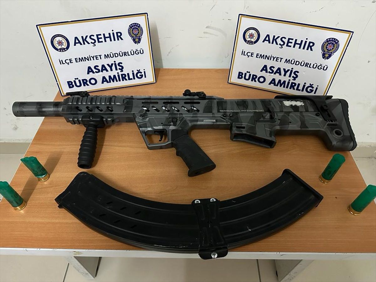 Akşehir'de Ruhsatsız Av Tüfeğiyle Havaya Ateş Açan Alkollü Sürücü Gözaltına Alındı