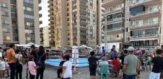 Depremin yaralarını saran çocuklar Muay Thai turnuvasında madalya için yarıştı