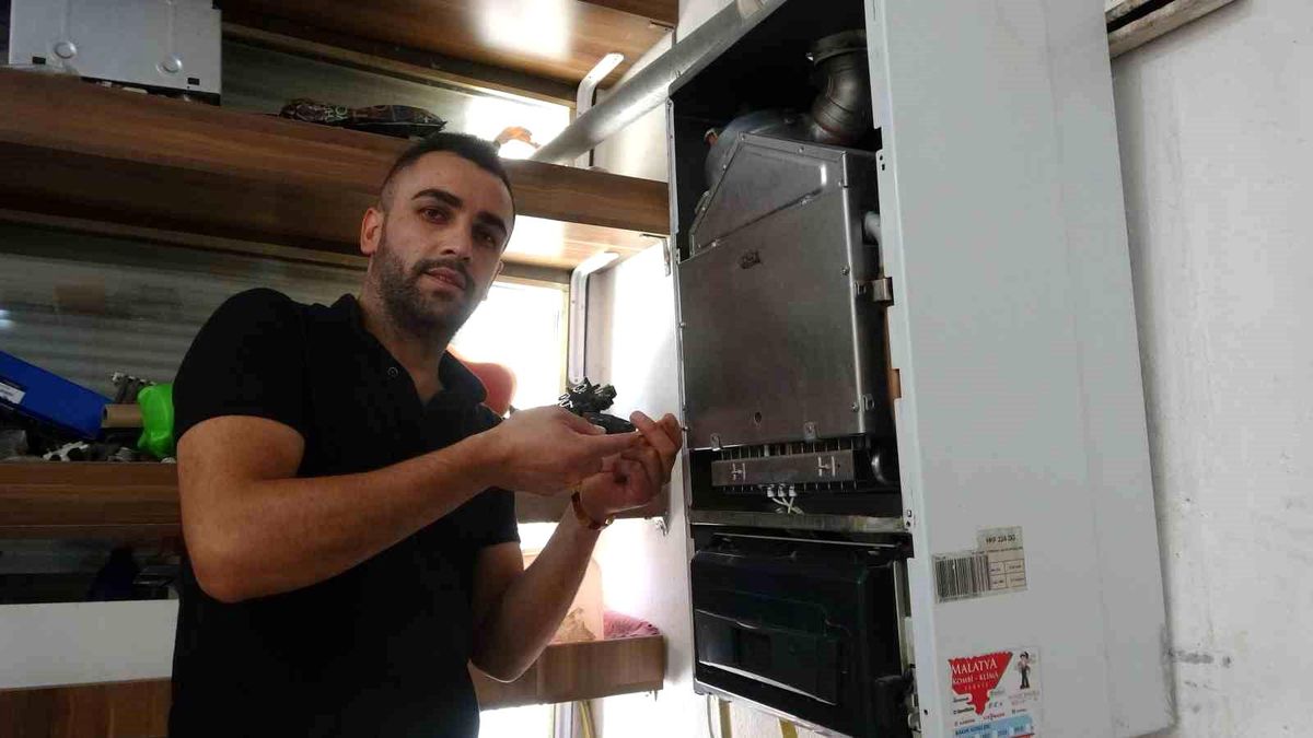 Tokat'ta Kombi Ustası Kombi Parçalarını Soğutucuya Dönüştürerek Tasarruf Sağladı
