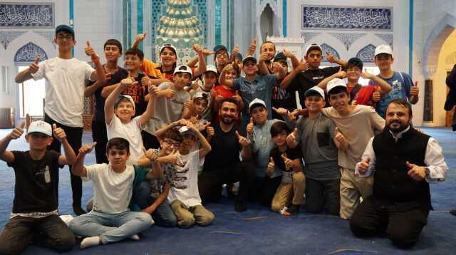 5000 TÜGVA'lı Genç Yeni Açılan Barbaros Hayrettin Paşa Camii'nde Buluştu 5000 TÜGVA'lı Genç Yeni Açılan Barbaros Hayrettin Paşa Camii'nde Buluştu