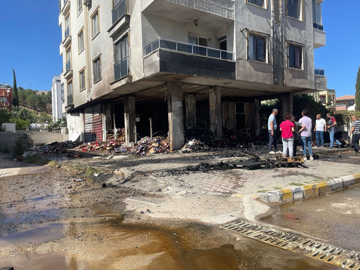 Adıyaman'da bir iş yerinde çıkan yangın hasara neden oldu
