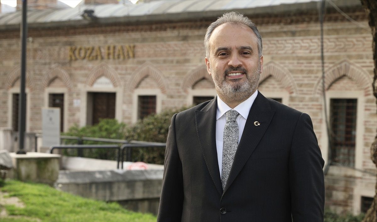 Bursa Büyükşehir Belediyesi Tarihi Çarşı ve Hanlar Bölgesi'nde Restorasyon Çalışmalarına Başladı