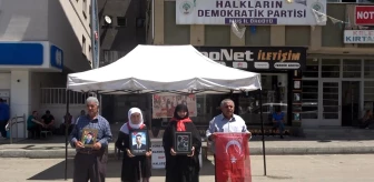Muş'ta HDP İl Başkanlığı Önünde Evlat Nöbeti Devam Ediyor