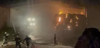 Niğde'deki Tekstil Fabrikasında Pamuk Deposunda Yangın Çıktı