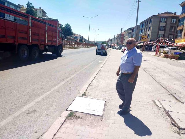 Orhangazi Mahallesi sakinleri üst veya alt geçit istiyor