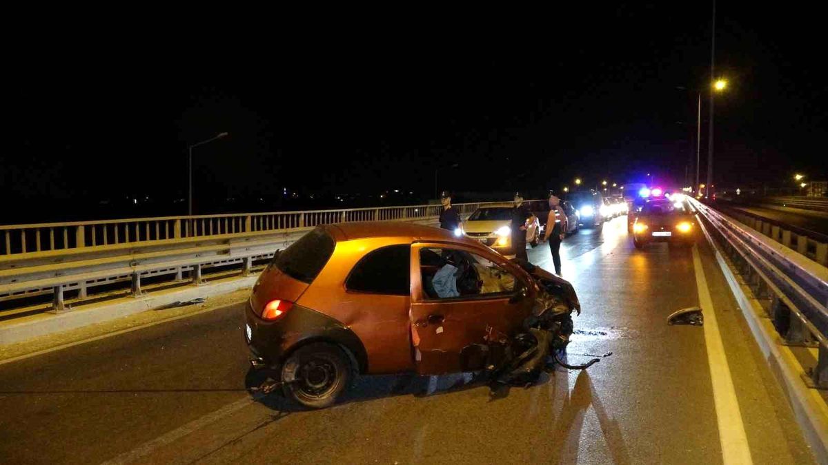 Manavgat'ta Otomobil Kazası: Sürücü Yaralandı
