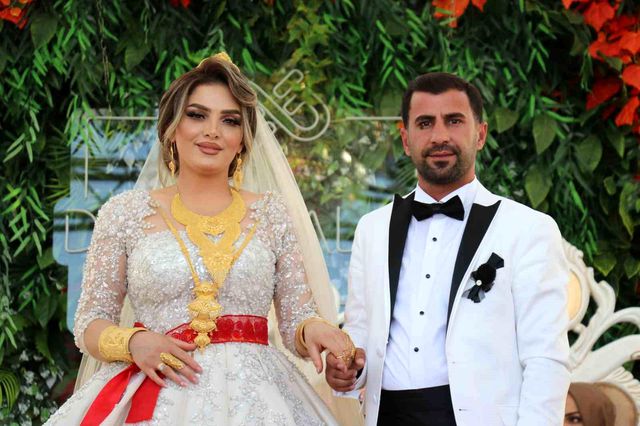 Van'da Gevdan Aşireti Düğününde 6 Milyon TL Değerinde Takı Takıldı