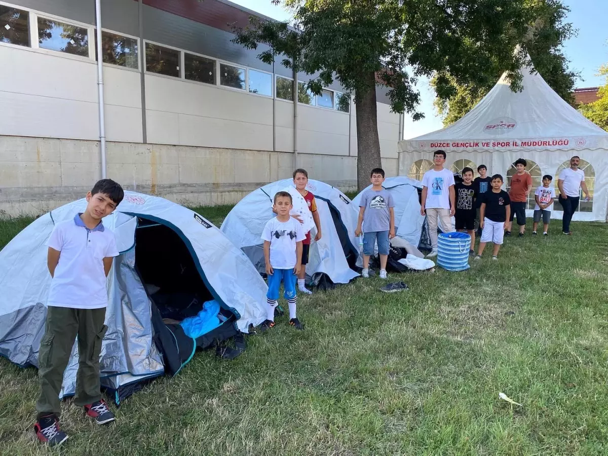 Düzce Gençlik Merkezi Yaz Kur'an Kursu Öğrencilerine Kamp Etkinliği Düzenledi