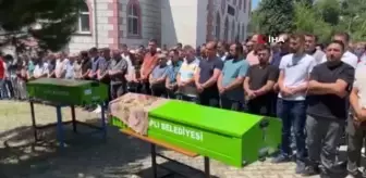 Zonguldak'da trafik kazasında hayatını kaybeden hamile kadın toprağa verildi