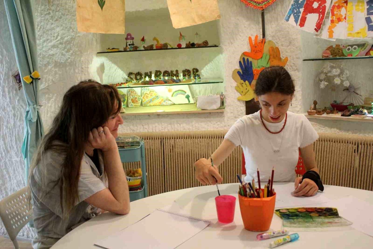 Serebral Palsi Hastası Öğretmen Kapadokya'da Özel Eğitim Veriyor - Haberler