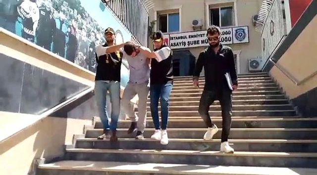 Annesinin kıyafetleriyle kadın kılığına girip banka soydu