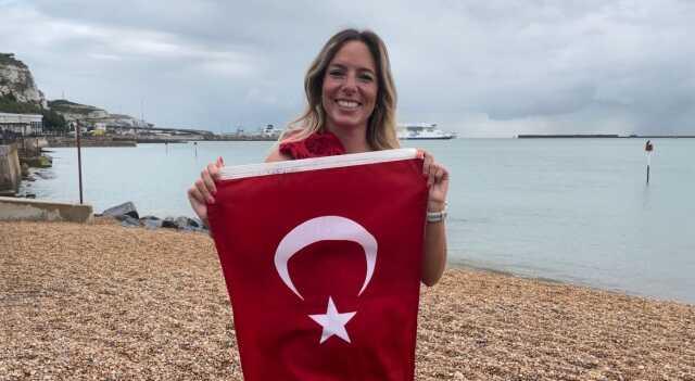 Deniz Kayadelen, Manş Denizi'ni yüzerek geçen 5. Türk kadını oldu Deniz Kayadelen, Manş Denizi'ni yüzerek geçen 5. Türk kadını oldu