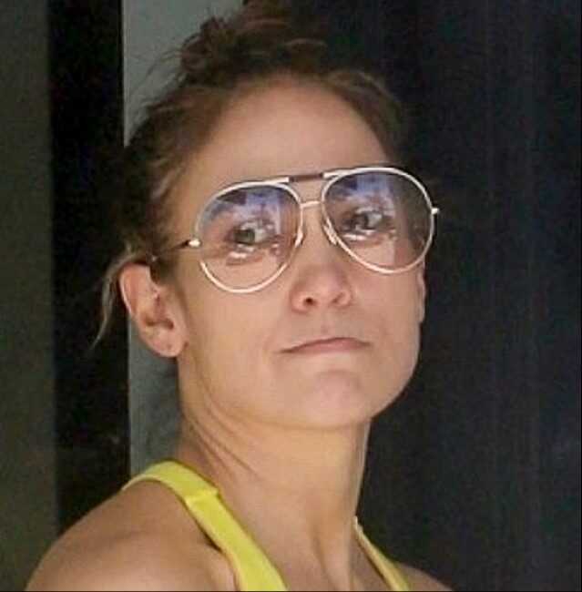 Jennifer Lopez, spor salonu kapısında beklemek zorunda kaldı