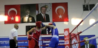Kars'ta düzenlenen 15 Temmuz Demokrasi ve Milli Birlik Günü Üst Minik Erkekler ve Kadınlar Türkiye Ferdi Boks Şampiyonası