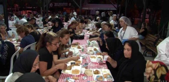 Kartal Cemevi'nde Muharrem Ayı'na Özel Oruç Açma Yemeği Düzenlendi