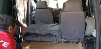 Piknik Dönüşü Kilimin Arasına Saklanan Yılan İtfaiye Tarafından Kurtarıldı