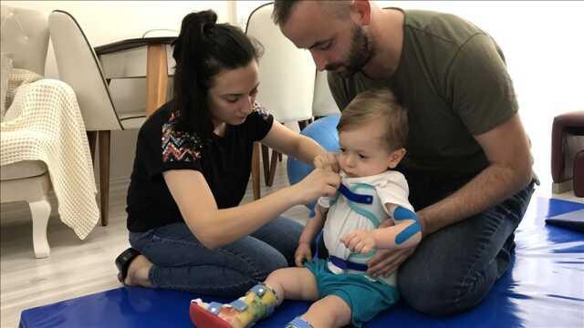 SMA hastalığı neden olur? SMA hastalığı nedir, belirtileri nelerdir, SMA hastalığı anneden mi babadan mı? Kimler SMA hastası olur?