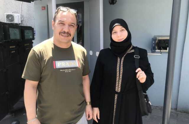 Suriyeli kadından insanlık örneği: Bulduğu bin 920 doları sahibine teslim etti