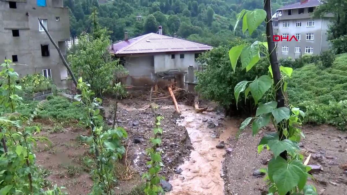 Rize'de sel afetleri artıyor: Arazilerin yanlış kullanımı ve bilinçsiz ağaç kesimi tehlike yaratıyor