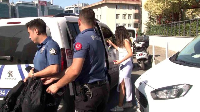 İşe alkollü geldiği için işten çıkarılan adam, elindeki bıçakla bir kadını rehin aldı
