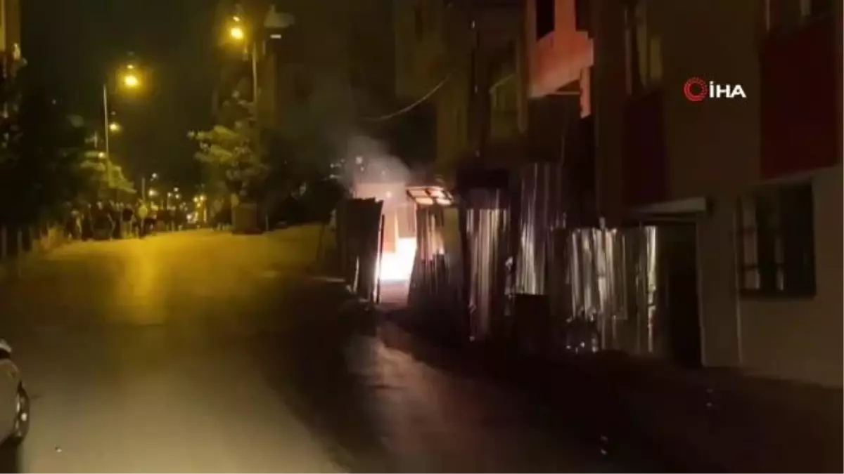 Elektrik Panosu Patladı, Çıkan Kıvılcımlar Sokağı Böyle Aydınlattı